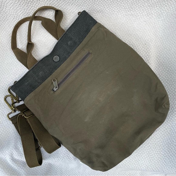 FEED 40 Canvas Olive Navy Tote - Picture 5 of 7